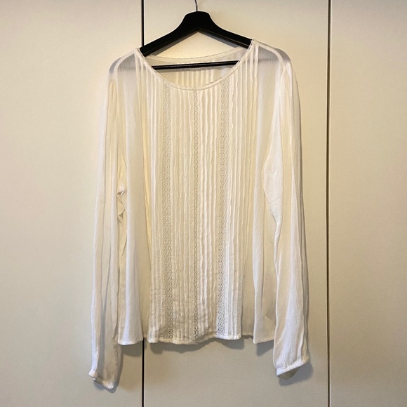 Semi-sheer top with lace detail - Picture 1 of 6